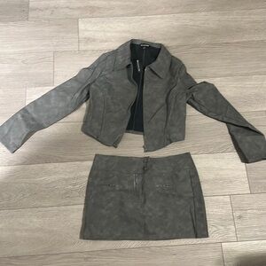 Skirt and long crop set